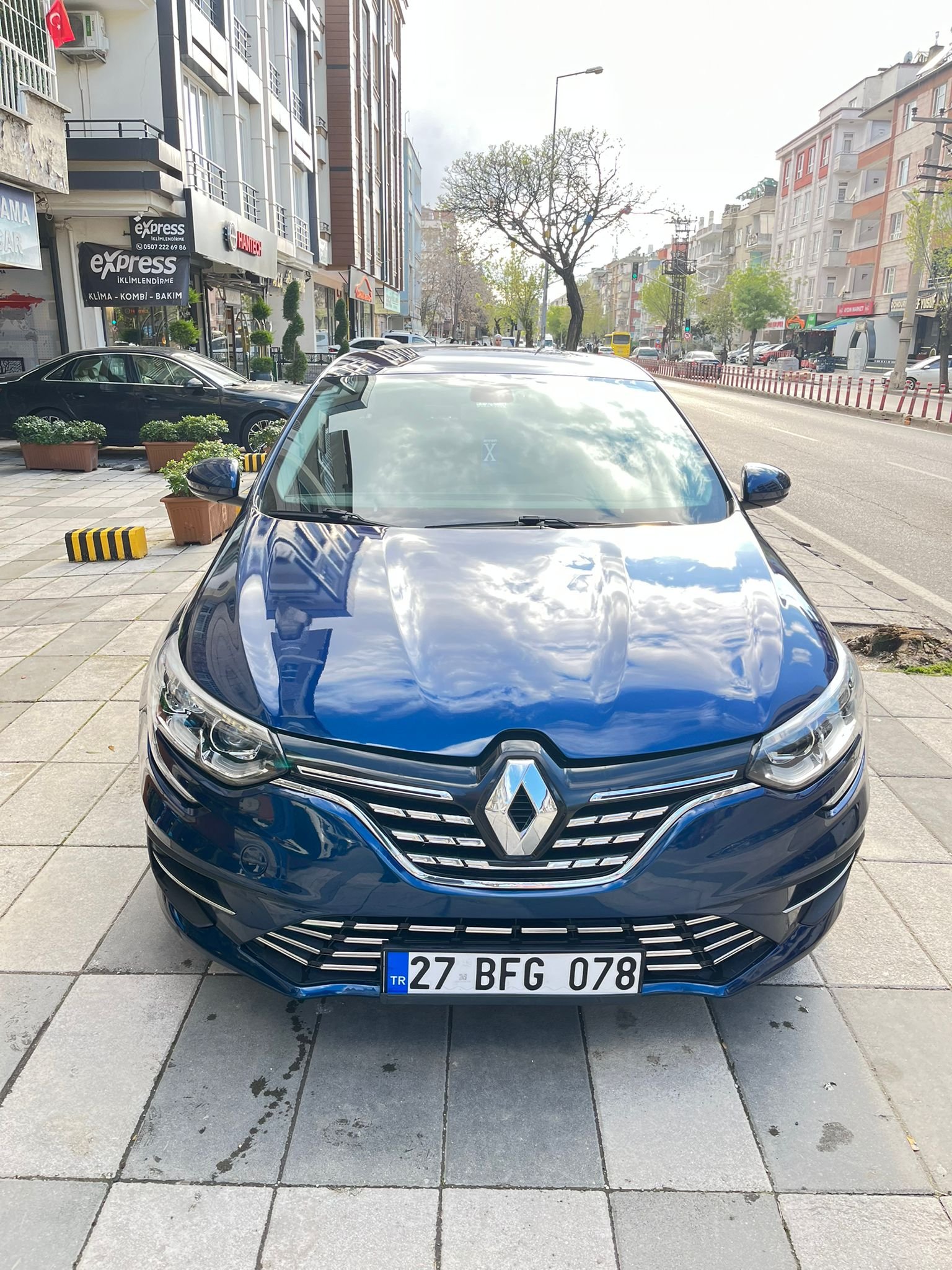 RENAULT MEGANE
